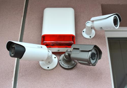 Différents modèles de caméras de surveillance
